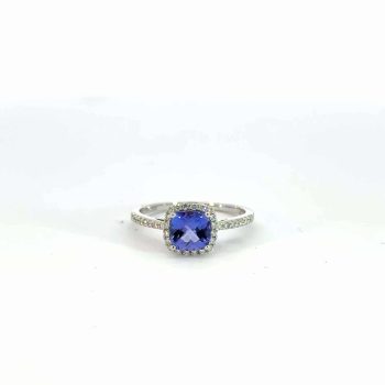 Tanzanite and diamond ring