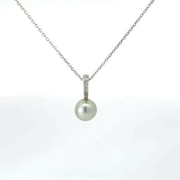 Pearl and diamond pendant